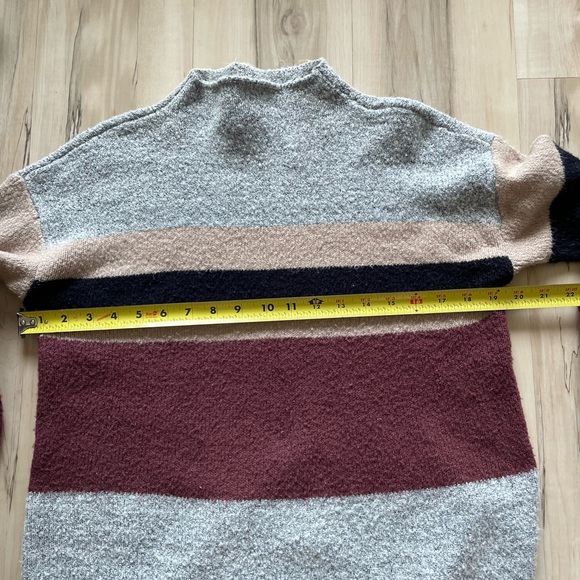 Item & Thread Striped Sweater. Size S - Picture 3 of 7